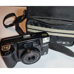 Minolta Freedom Zoom 90 Quartz Date 35mm Camera - Tested/Powers On - With Case